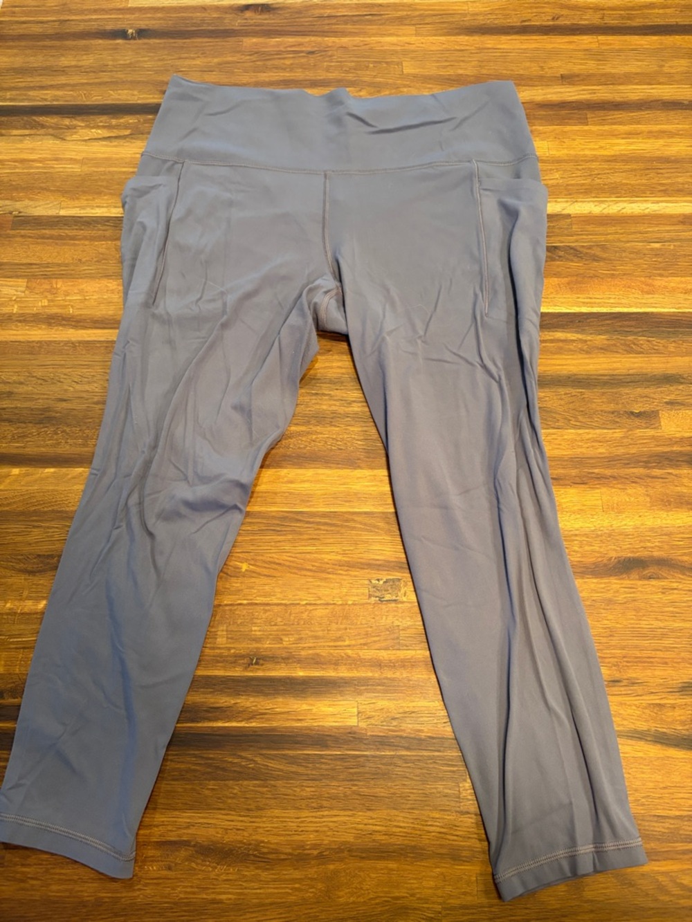 Athleta Salutation Stash 7/8 Tight